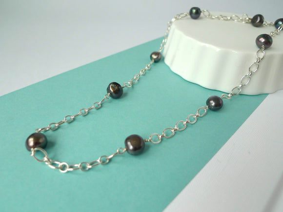 Black Pearl Station Necklace
